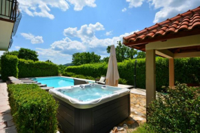 Villa Bisko with heated pool & jacuzzi